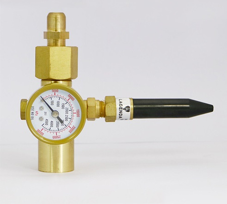 Helium-Ballonfüllventil mit Manometer.