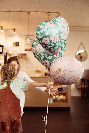 Folienballon Herz grün mit Blumen 45cm