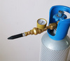 Heliumflaschenregler, mit Manometer, gerade.